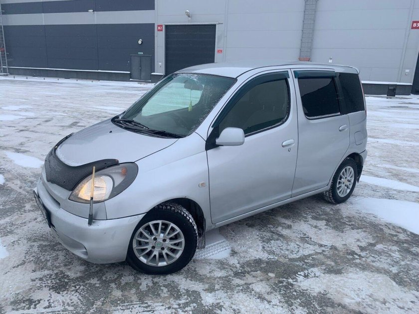 Toyota funcargo 2001