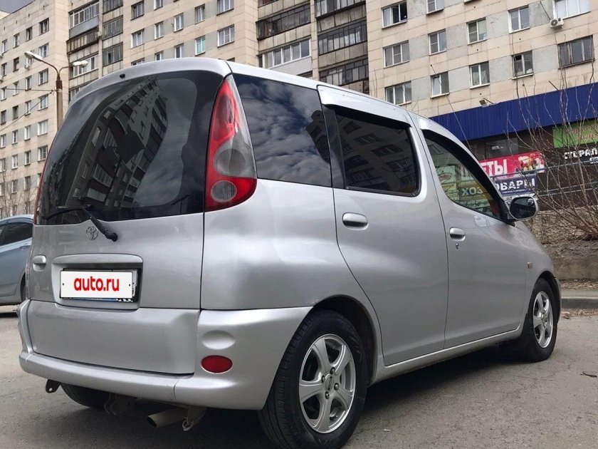 Тойота функарго 2002