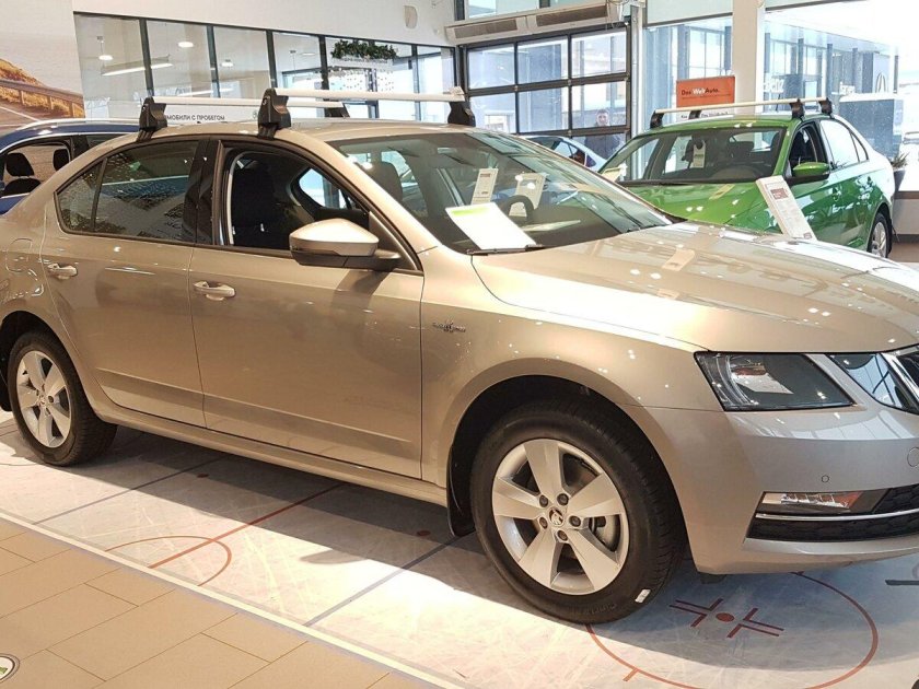 Шкода Октавия бежевая