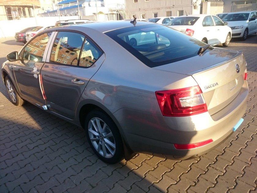 Октавия а7 бежевая