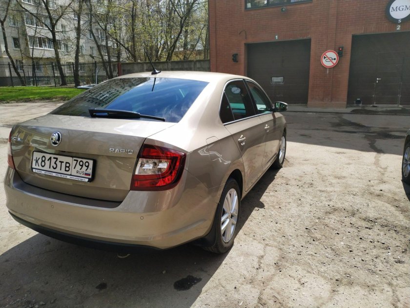 Шкода Рапид бежевый