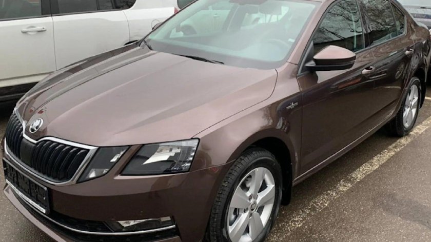 Шкода Октавия а7 коричневая