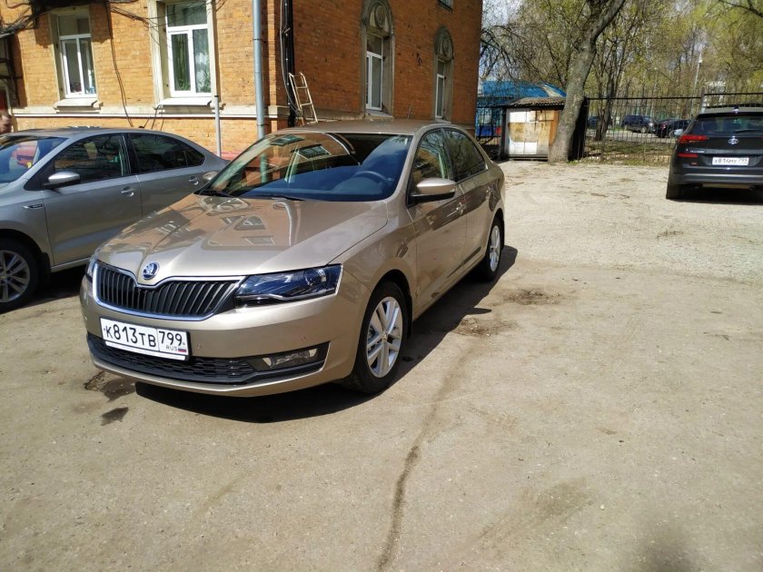 Шкода Рапид 2021 бежевый металлик