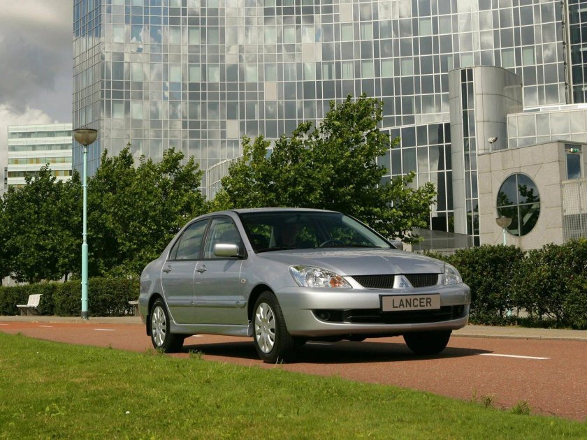 Митсубиси Лансер 2 поколения