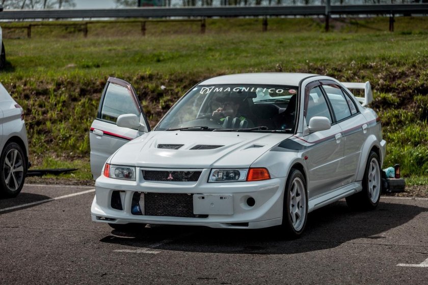 Митсубиси Лансер Эволюшн