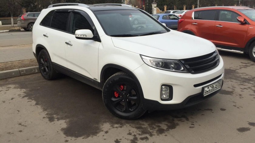 Киа Соренто 2 Рестайлинг белая