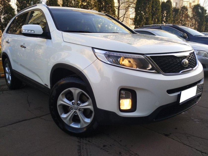 Киа Соренто 2015 белая