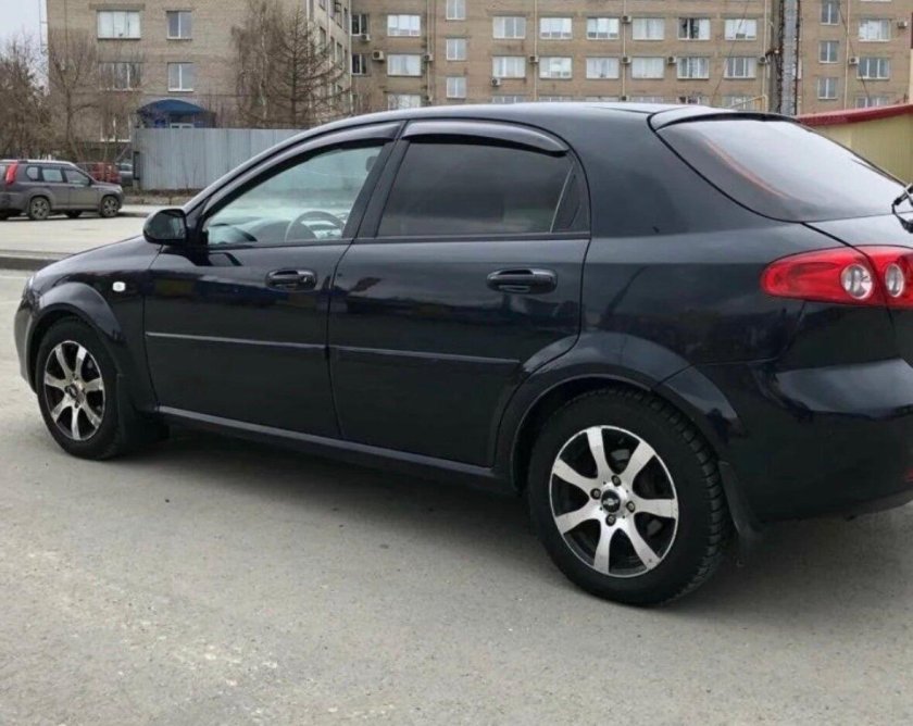 Шевроле Лачетти хэтчбек 2008 черная