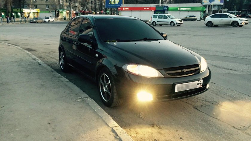 Лачетти хэтчбек 1.6 черный