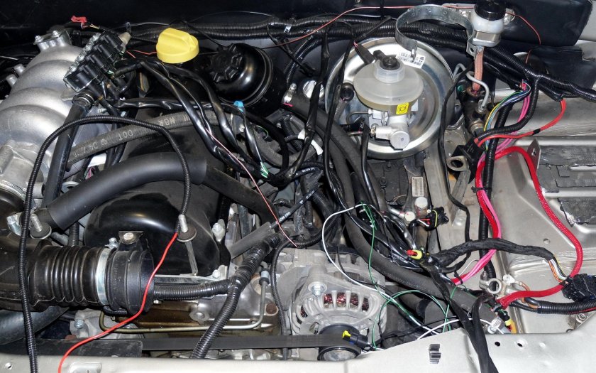 Моторный отсек Нива 2123