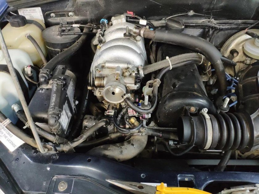 Шланг дроссельной заслонки Нива 21214 инжектор