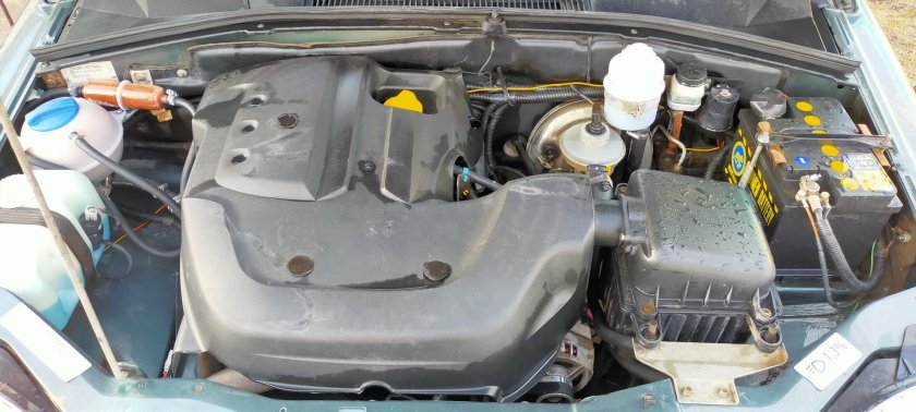 Нива 2123 под капотом