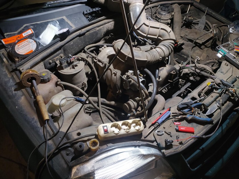 Подкапотное пространство нива шевроле