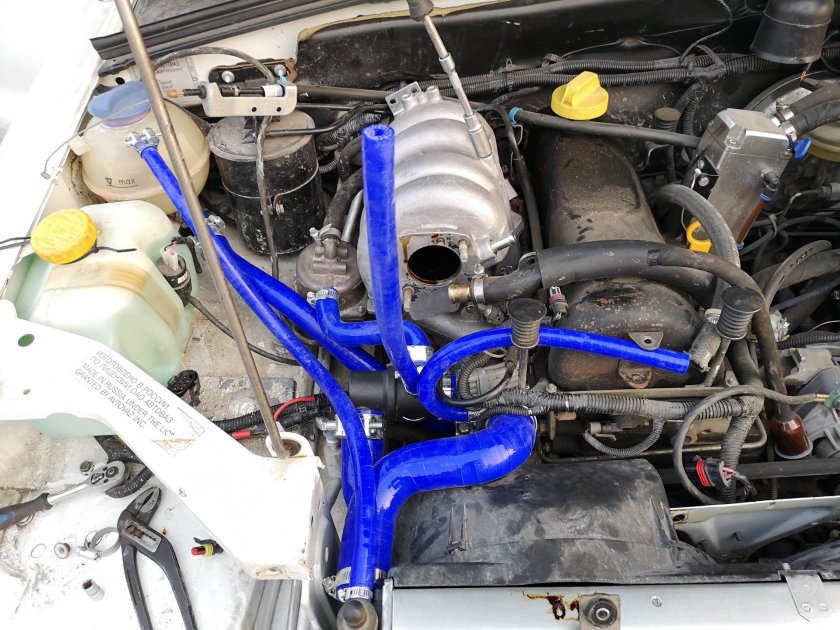 Chevrolet Niva патрубки охлаждения