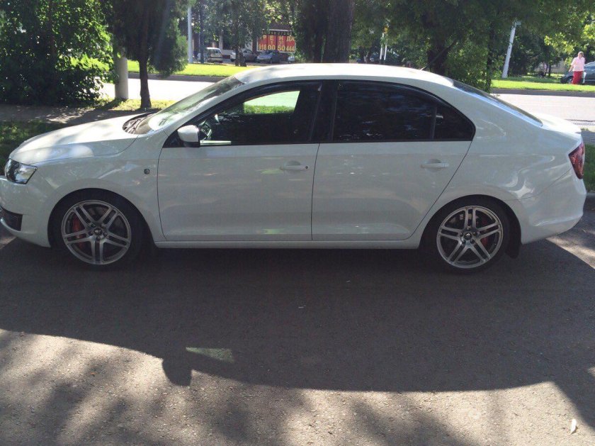 Шкода Рапид на 17 дисках