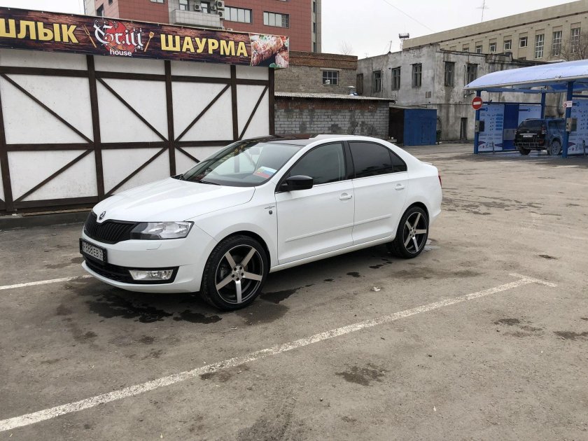 Skoda Rapid на 17 дисках