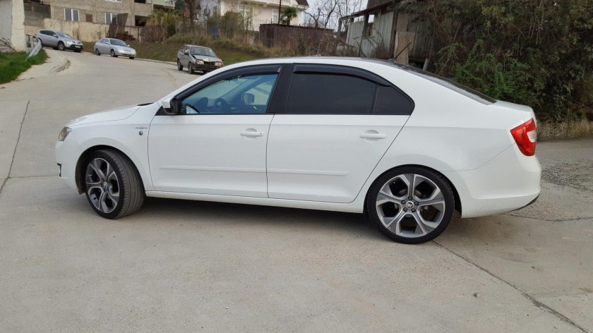 Шкода Рапид на 17 дисках