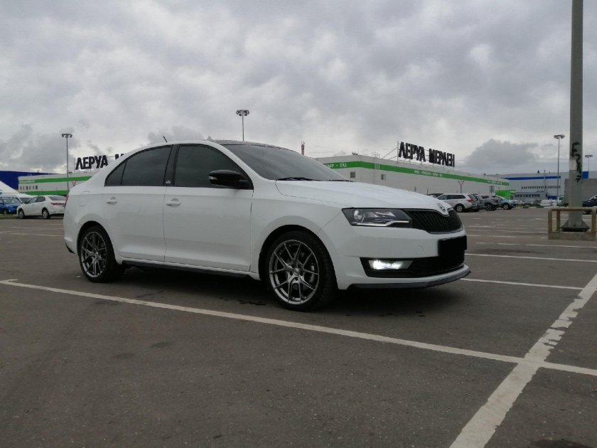 Шкода Рапид на 17 дисках