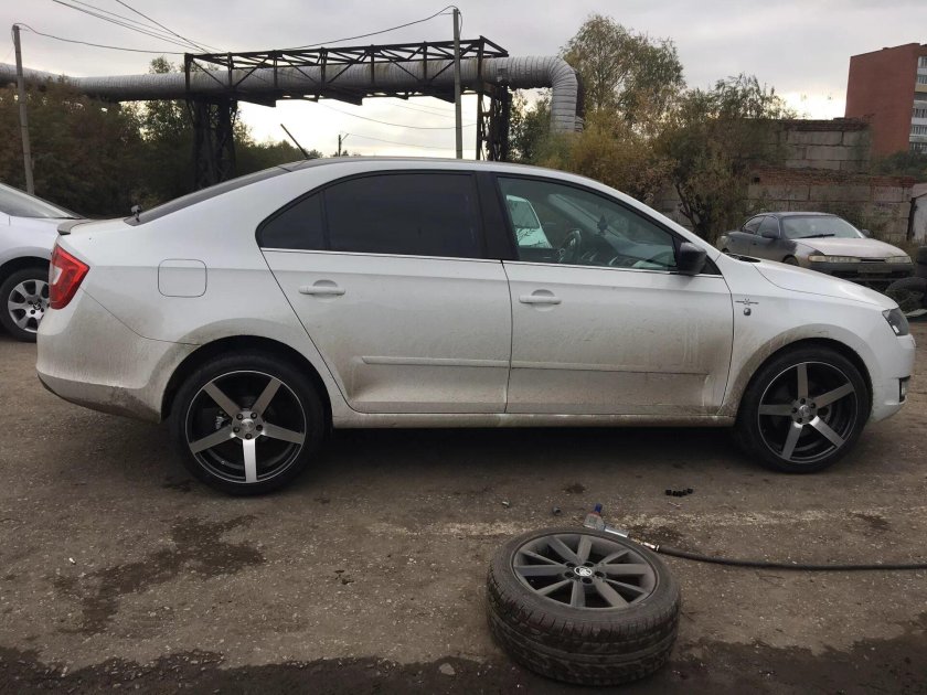 Шкода Рапид на 17 дисках