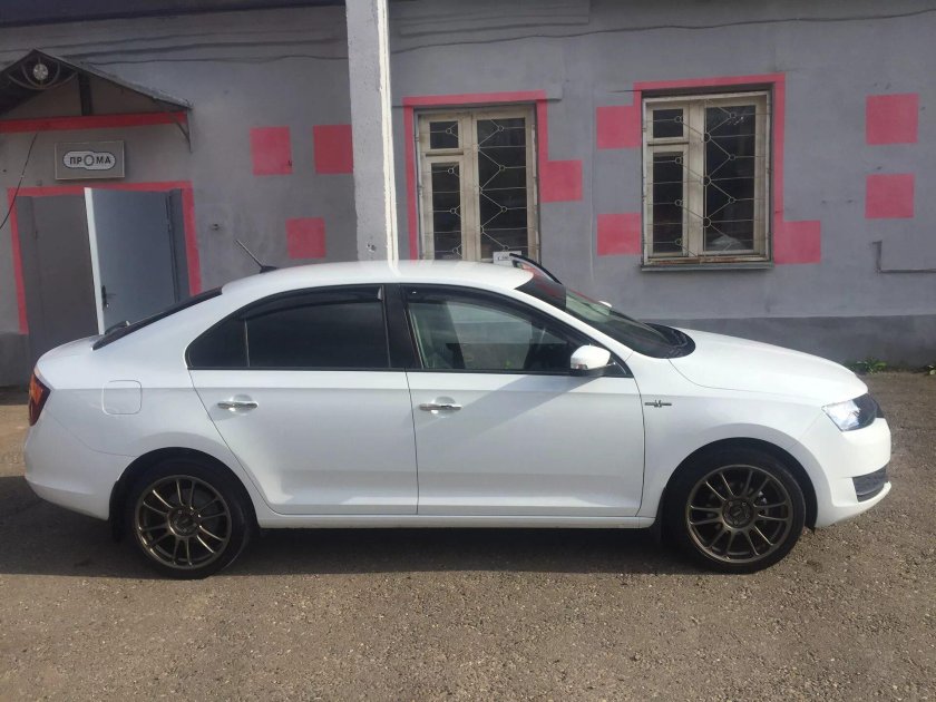 Шкода Рапид на 14 дисках