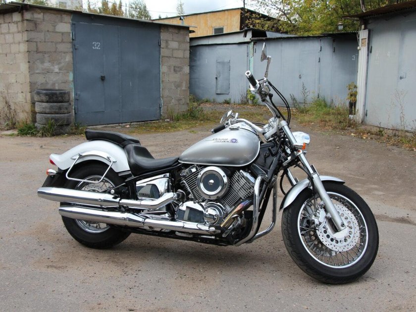 Yamaha XVS 1100 Drag Star