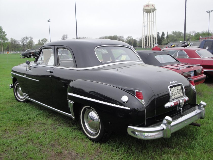 DESOTO Suburban (1949).