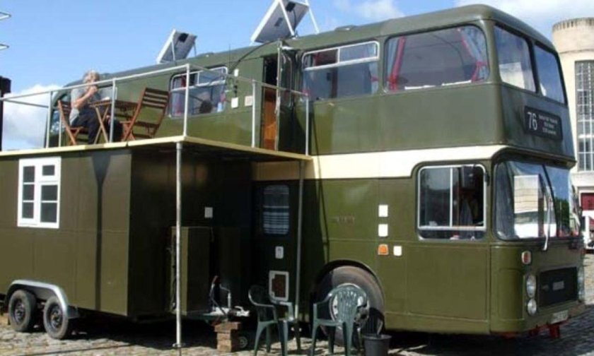 Двухэтажный автобус автодом