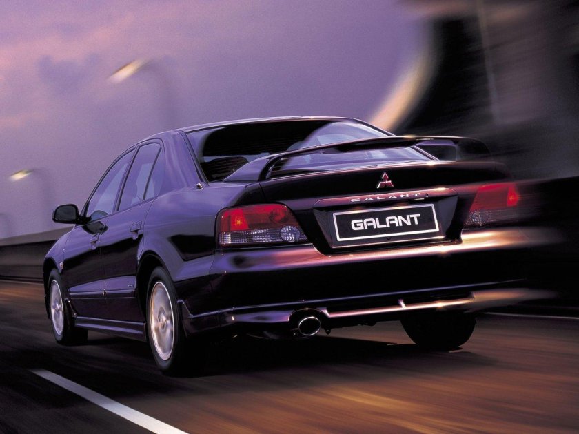 Mitsubishi Galant 8