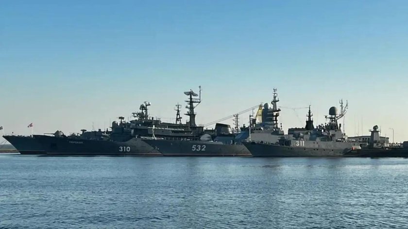 Варяг ракетный крейсер