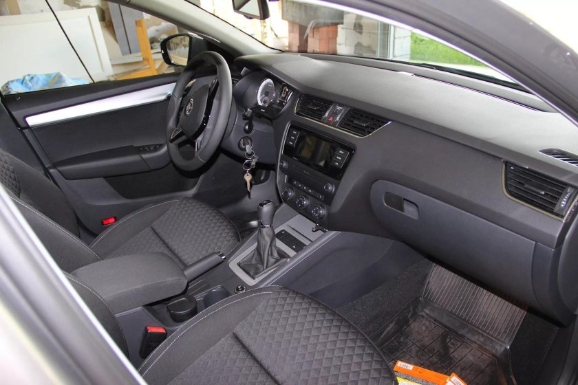 Шкода а7 салон