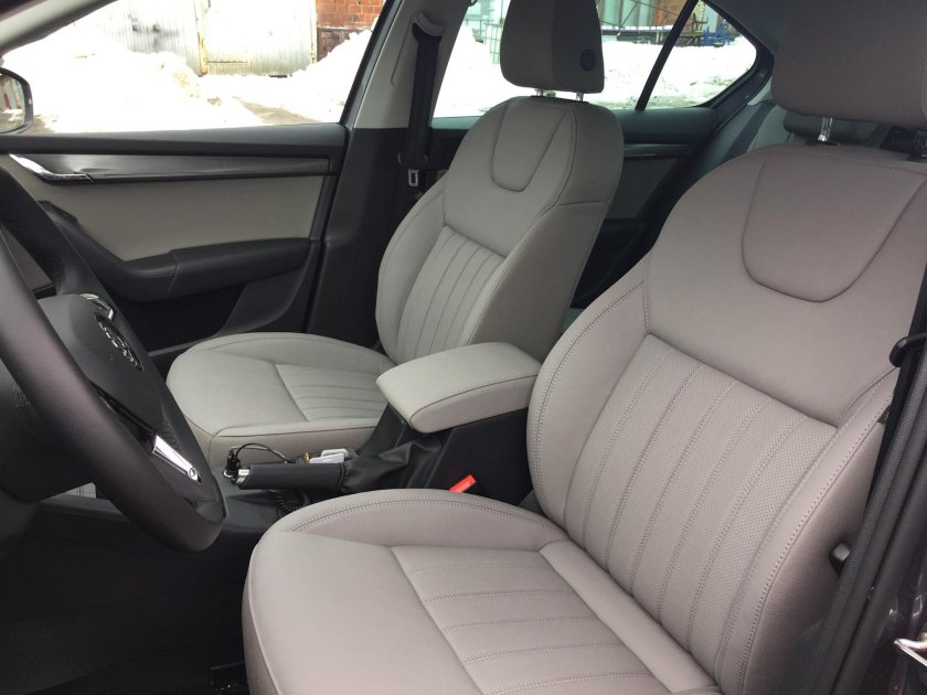 Кожаный салон Шкода Октавия а7