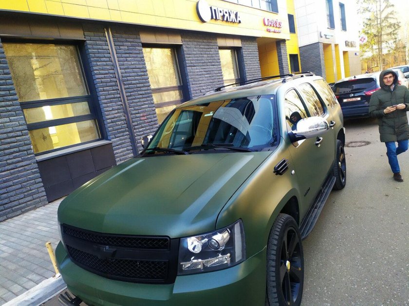 Шевроле Тахо зеленый