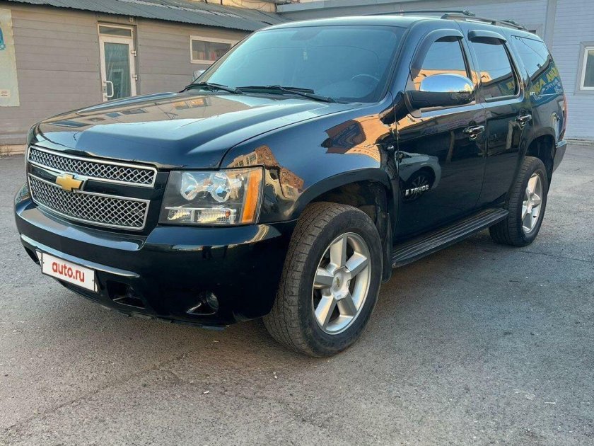 Chevrolet tahoe black 2011