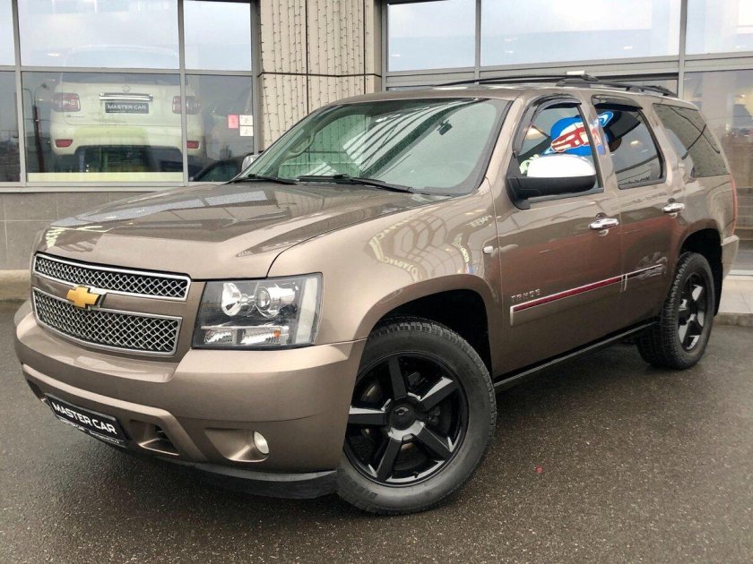 Шевроле Тахо коричневый