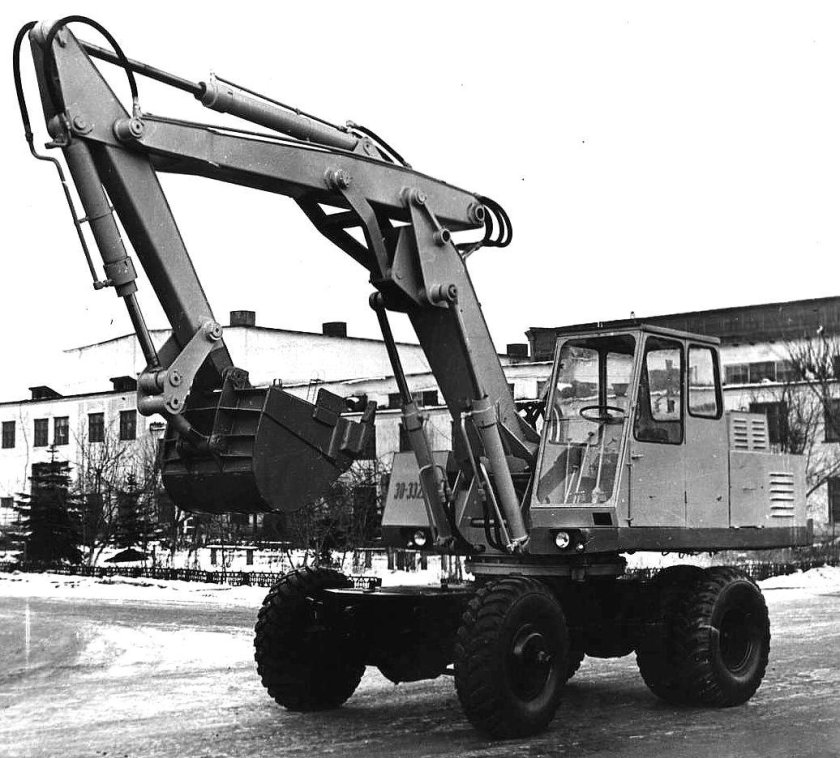 Экскаватор ЭО-3322