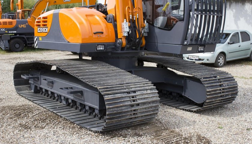 Гусеничный экскаватор UMG e200c