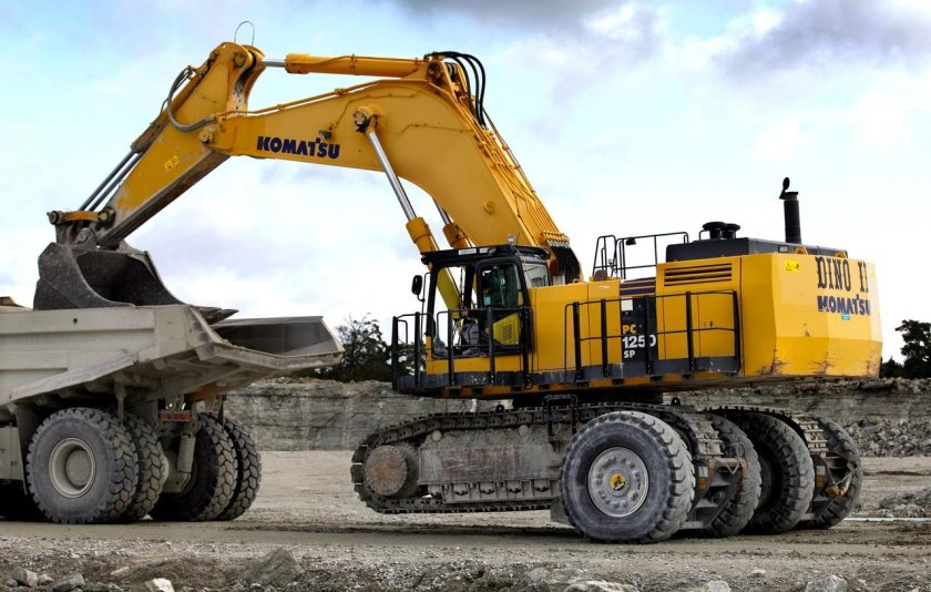 Коматсу pc1250