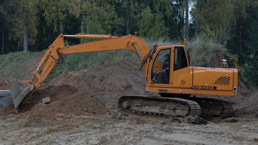 Экскаватор Амкодор ЭО-3223