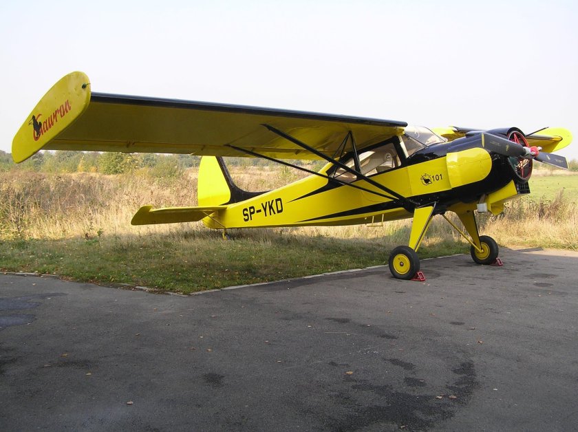 Самолет PZL-101 Гаврон