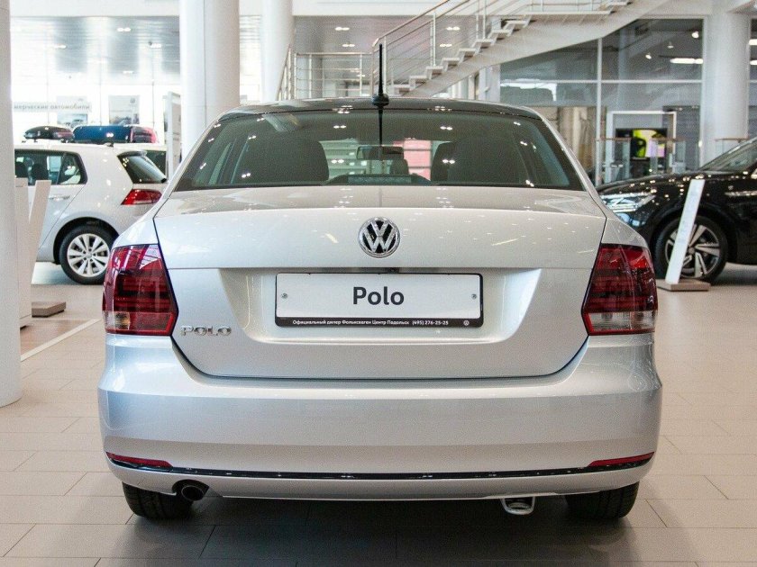 Polo седан сзади
