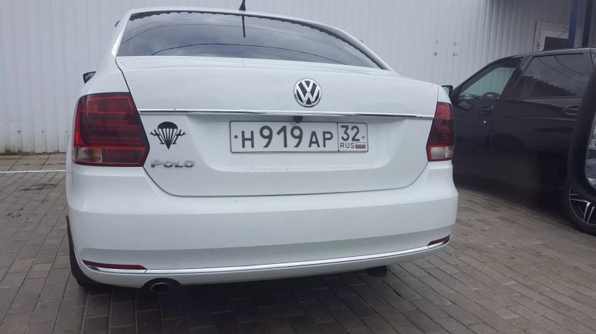 Volkswagen Polo седан сзади