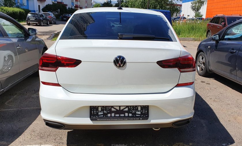 VW Polo 2021 вид сзади