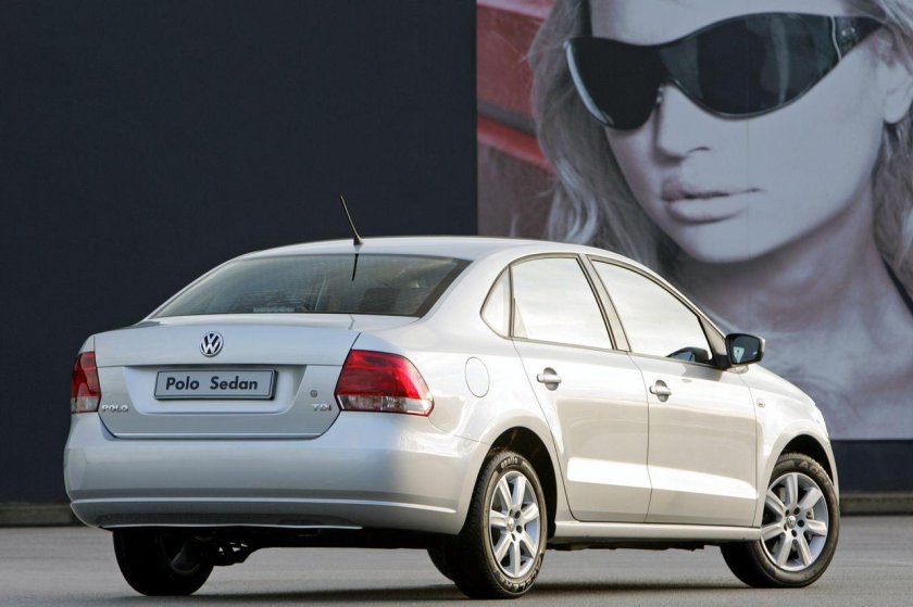 Volkswagen polo sedan 2011