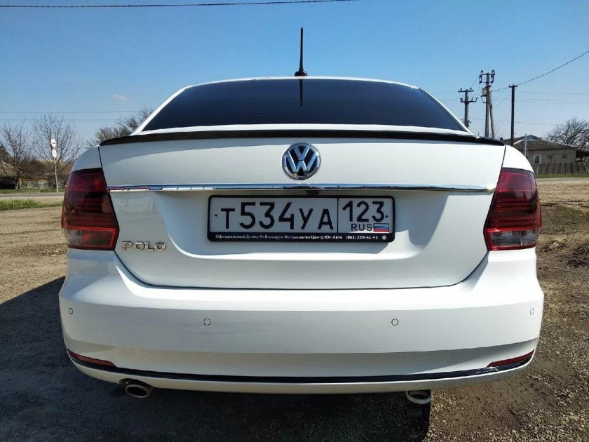 Поло седан 2015 сзади