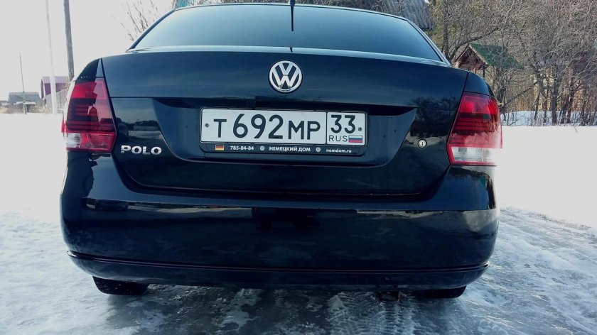 VW Polo sedan зад