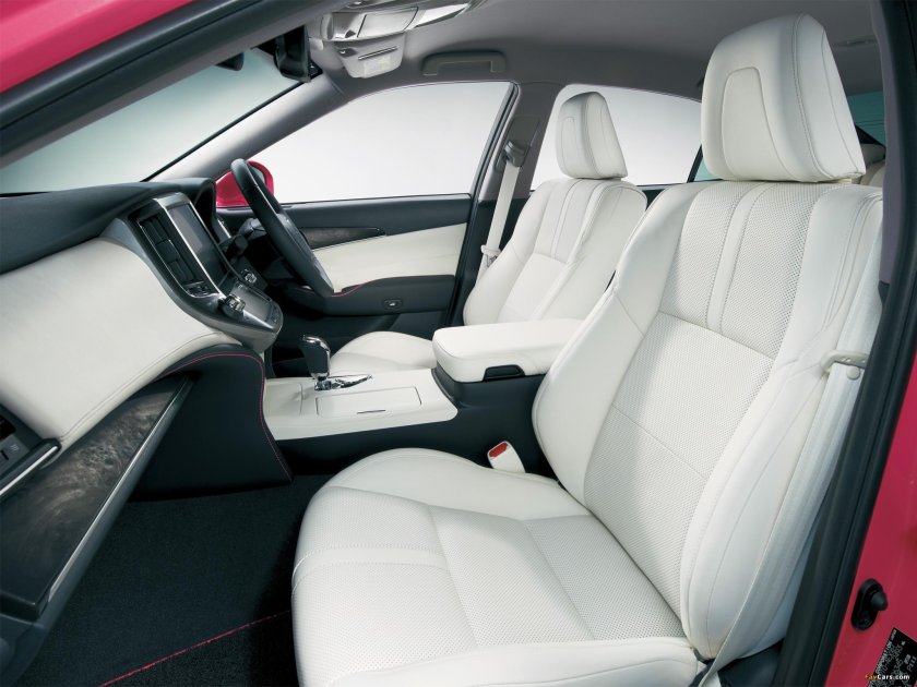 Toyota Crown s210 салон