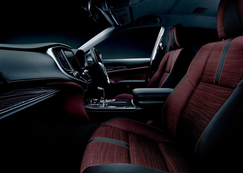 Toyota Crown Majesta 2017 салон