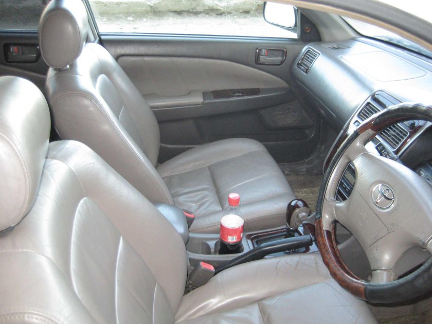 Toyota Corona Premio 2000 салон