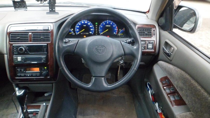 Toyota Corona Premio 2000 салон