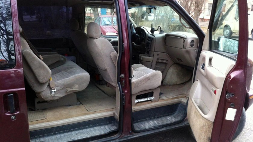 Chevrolet Astro 1992 салон